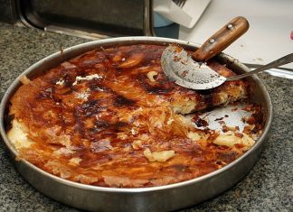 Bosanac došao u beogradsku pekaru po burek – Radnica mu očitala lekciju: “Ovde imamo i sa kremom i pica burek”