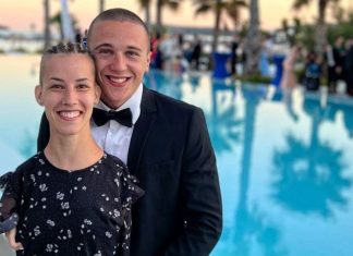 Devojka sa krilima rekla “da” i pred Bogom: Svi pričaju o njenoj venčanici – Isti detalji i na haljinici njene ćerkice