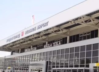 “Kad se ona izbečila na mene”: Srpkinja htela da učini lep gest na aerodromu – Ostala zatečena reakcijom devojke