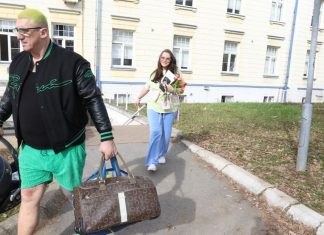 Kristijan izveo ženu i sina iz porodilišta: Došao po njih u šortsu – Boja kose zbog Kirila je posebna priča