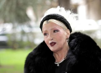 Oskrnavljen grob Slađane Milošević: Večnu kuću rokerke niko ne obilazi – Njeno ime precrtano crnom farbom