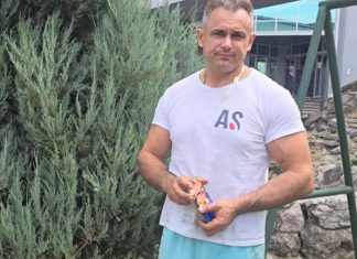 “Šta mu je ovo na telefonu”: Dok svi pričaju o požaru, Dragan iznenadio detaljem – Da li ovo priliči jednom biznismenu