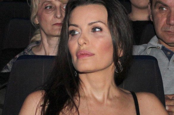 Tuga u domu Elene Karić – Dizajnerka se oglasila srceparajućom objavom: “Kako si živela, tako si i odlepršala”