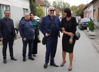 Supruga Dejana Matića nije došla sa njim na proslavu Tarinog punoletstva: Jelenu znamo iz pevačevog spota, žive na relaciji Beč-Beograd