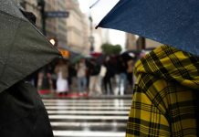 U Srbiju opet stižu pljuskovi i vetar – U ovim krajevima pašće više od 50 litara: Evo koliko će trajati loše vreme