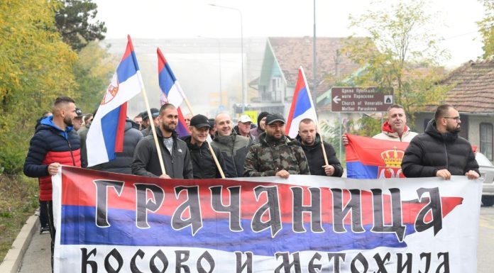 Srbi sa KiM krenuli peške ka Novom Sadu kako bi podržali Vučića: “Pokazujemo blokaderima da smo uz pravilnu Srbiju”