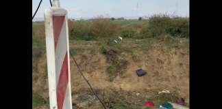 Sedišta i odeća razbacani na sve strane, pristup zabranjen: Jeziv prizor dan nakon nesreće kod S. Mitrovice