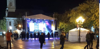 Đorđe David izviždan u Somboru: Građani okrenuli leđa bini, pa napustili koncert – Ostali samo policajci