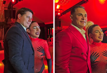 Jovana Jeremić na rođendanu između dva bivša: Grlila i ljubila Voju i Dragana, pa priznala – “Javio mi se treći”