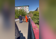 Komunalci i “Beli” uklonili transparent sa pozivom na protest 1. novembra: Okačila ga je “IT Blokada”