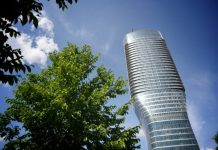 Još jedna blamaža u nizu: Na Kuli Beograd zablistala greška od koje se Srbi hvataju za glavu – “Vuk se prevrće u grobu”