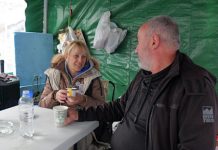 Dirljiv susret Dijane Hrke i Milovana, oca mladića koji je stradao u “Namenskoj”: Nismo Dijana i ja jedini izgubili decu