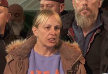 Dijana Hrka prekinula štrajk glađu: “Mislim da sam svima potrebnija živa” – Policija u NS odnosi autobus Milomira Jaćimovića