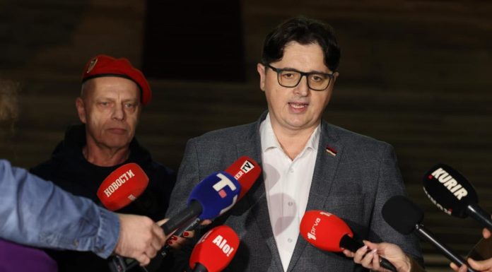 Poslanik Uglješa Mrdić se oglasio dan nakon stupanja u štrajk glađu – Pridružili mu se i veterani: “Ovo je borba za pravdu”