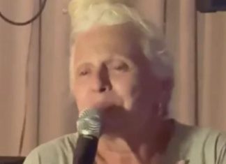 Maja Odžaklijevska nakon 10 godina opet u javnosti: Seda kosa vezana u punđu, glas je i dalje služi