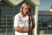 Dijana Hrka stupa u štrajk glađu ispred Skupštine grada, prekoputa Ćacilenda: “Moram da znam ko je ubio moje dete, ko je ubio 16 ljudi”