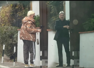 Prvi snimak Džidže nakon što je izgubila bebu: Neraspoložena stigla u porodičnu kuću – Bosanac se pojavio sav u crnom