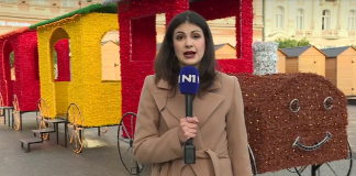 Vozić kao novogodišnja dekoracija u centru Novog Sada razbesneo građane: “U momentu tuge zbog tragedije…”