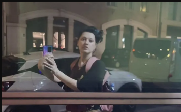 “Još uvek hodam…” Pevačica je harala 90-ih, sada boluje od teške bolesti: Objavila sliku, nosi Bogorodicu oko vrata