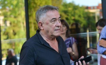 Mimu Karadžića zaustavila policija – Ostali bez reči zbog prizora na suvozačevom sedištu: “Mima, dve dame na jednom sedištu…”