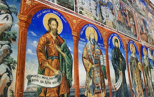 Žena došla na liturgiju, a obukla se kao da je krenula na trčanje – Otac Predrag je opomenuo: “Ne možeš tako pred Gospoda…”