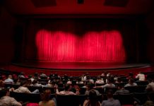 Sahranjen Miroslav Mika Aleksić: Porodica, kolege i prijatelji ispratili profesora glume na večni počinak