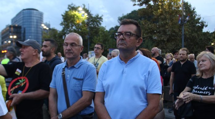 Narodnom poslaniku pozlilo u Skupštini: Veselinović izgubio svest i udario u glavu – Reagovala Hitna pomoć
